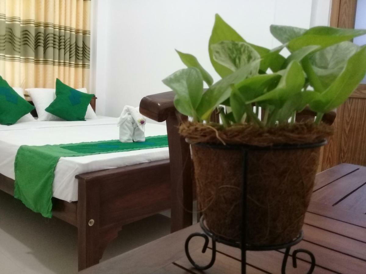 Green Edge Residences 담불라 외부 사진